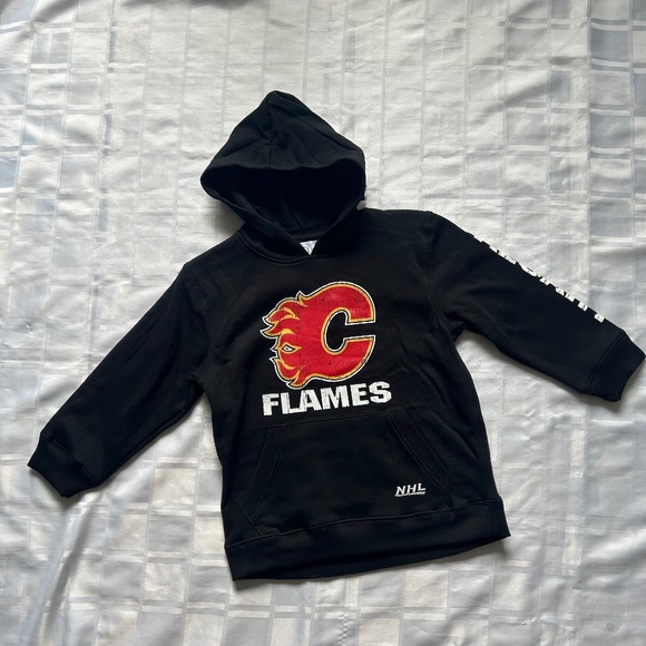 Might Wear Sports Calgary Flames Pull Over Black and Red Hoodie - Picture 10 of 10